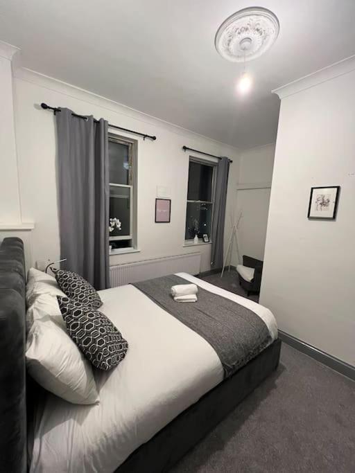 1 Bedroom Flat In Kings Cross! Лондон Экстерьер фото